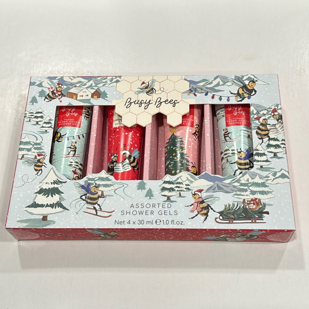 New pack of 4 Busy Bees Heathcote and Ivory Holiday  BB32